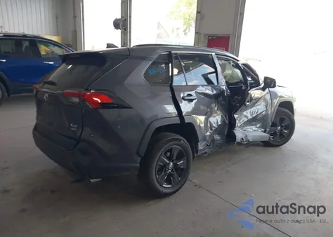 2020 Toyota Rav4 Xle z USA, uszkodzony, nr VIN 2T3P1RFV9LW136825